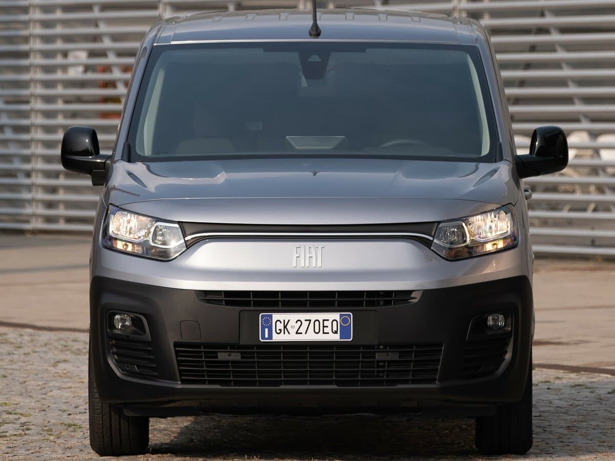 Fiat Doblo III — Öndən