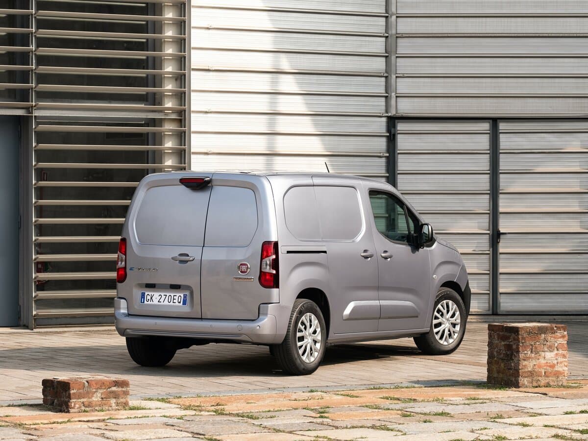 Fiat Doblo III — 3/4 arxadan