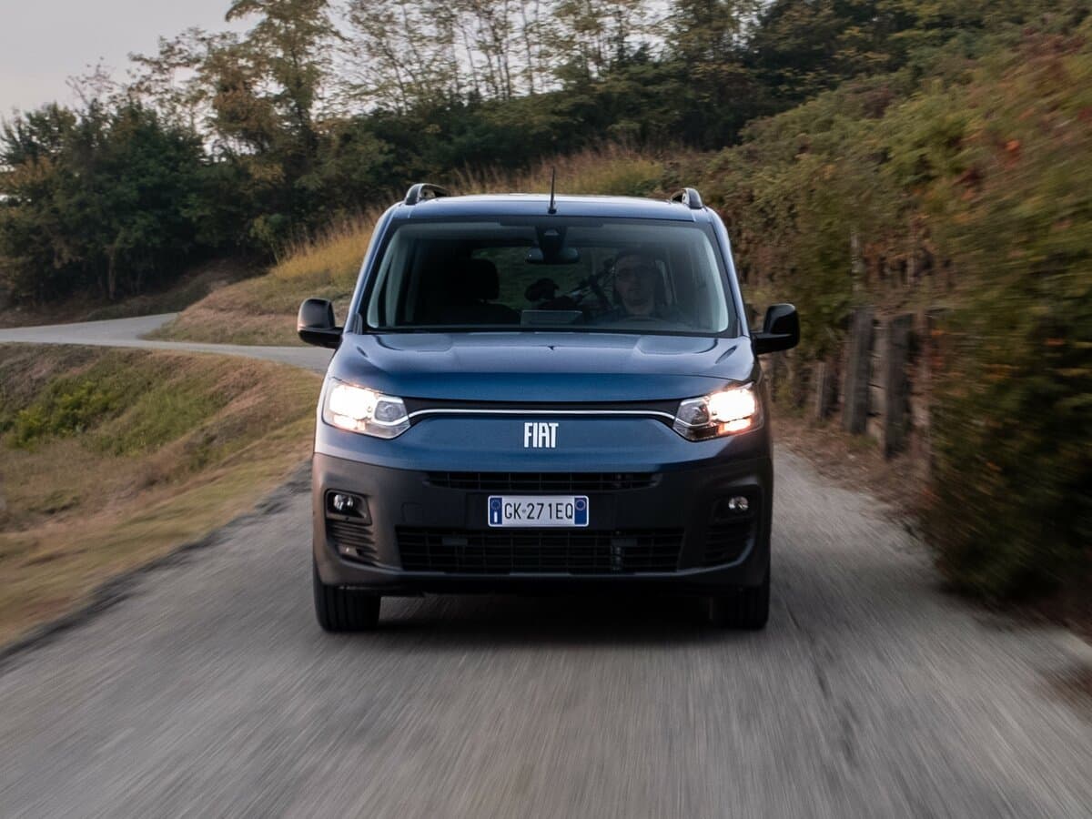 Fiat Doblo III — Öndən