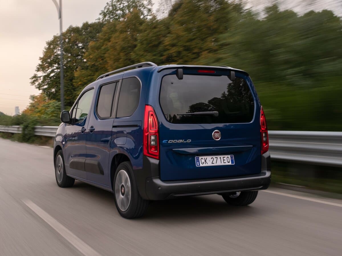 Fiat Doblo III — 3/4 arxadan
