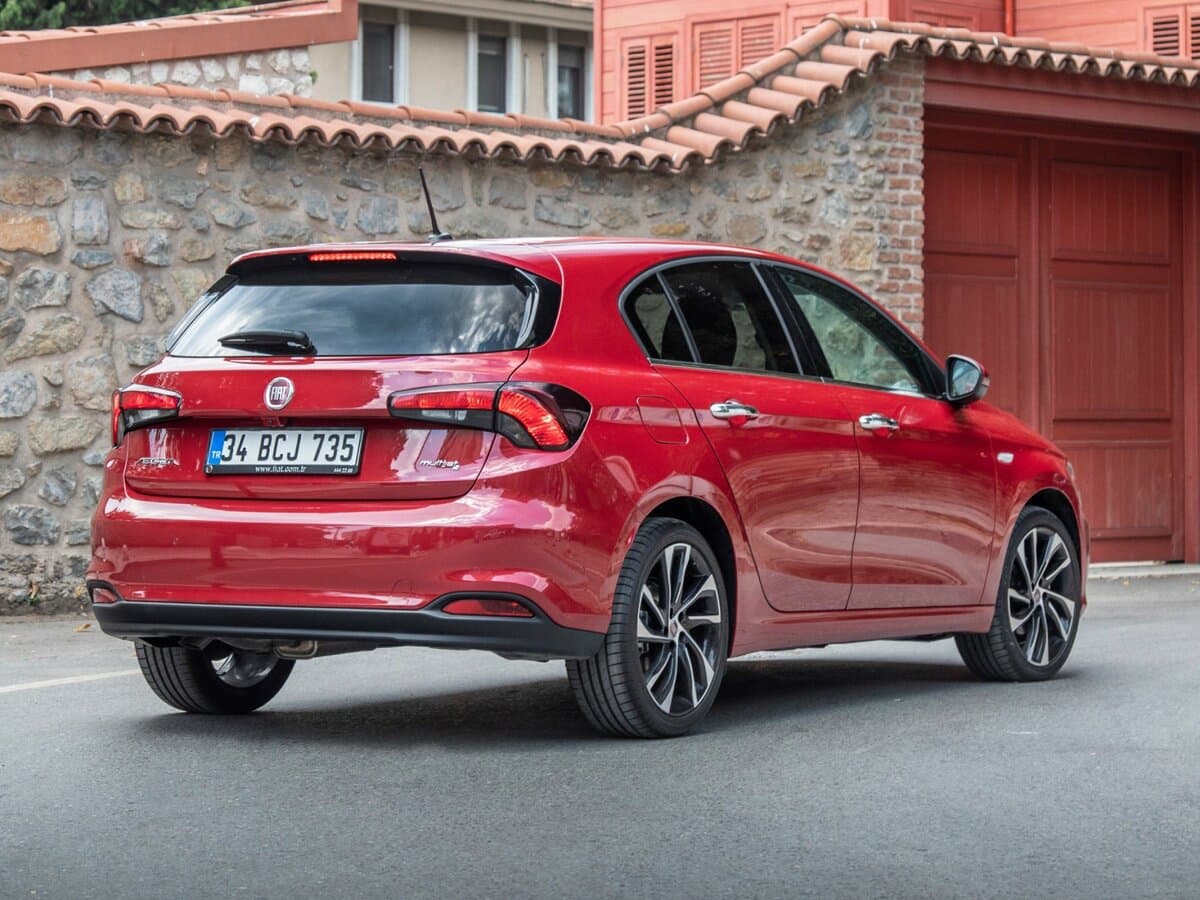 Fiat Egea I — 3/4 arxadan