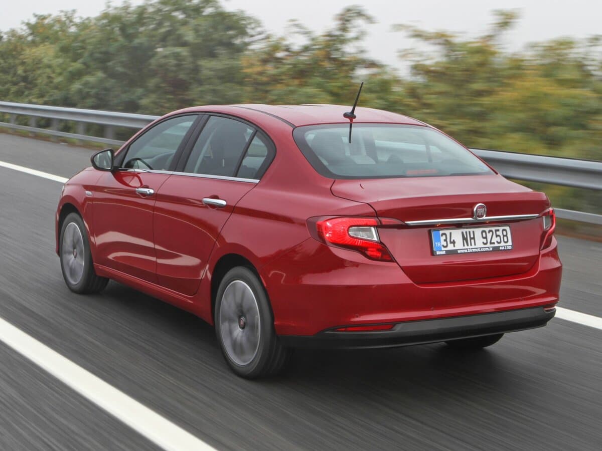 Fiat Egea I — 3/4 arxadan