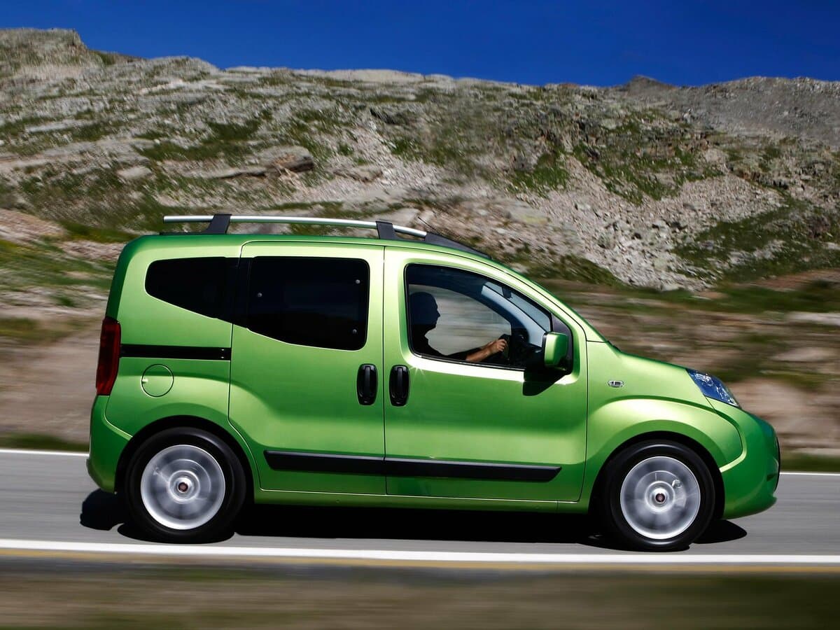 Fiat Qubo I — Yandan