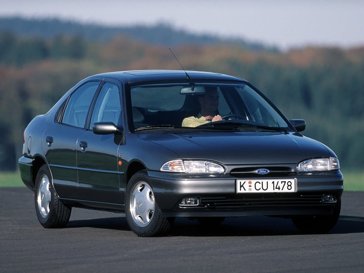 Ford Contour I — Öndən