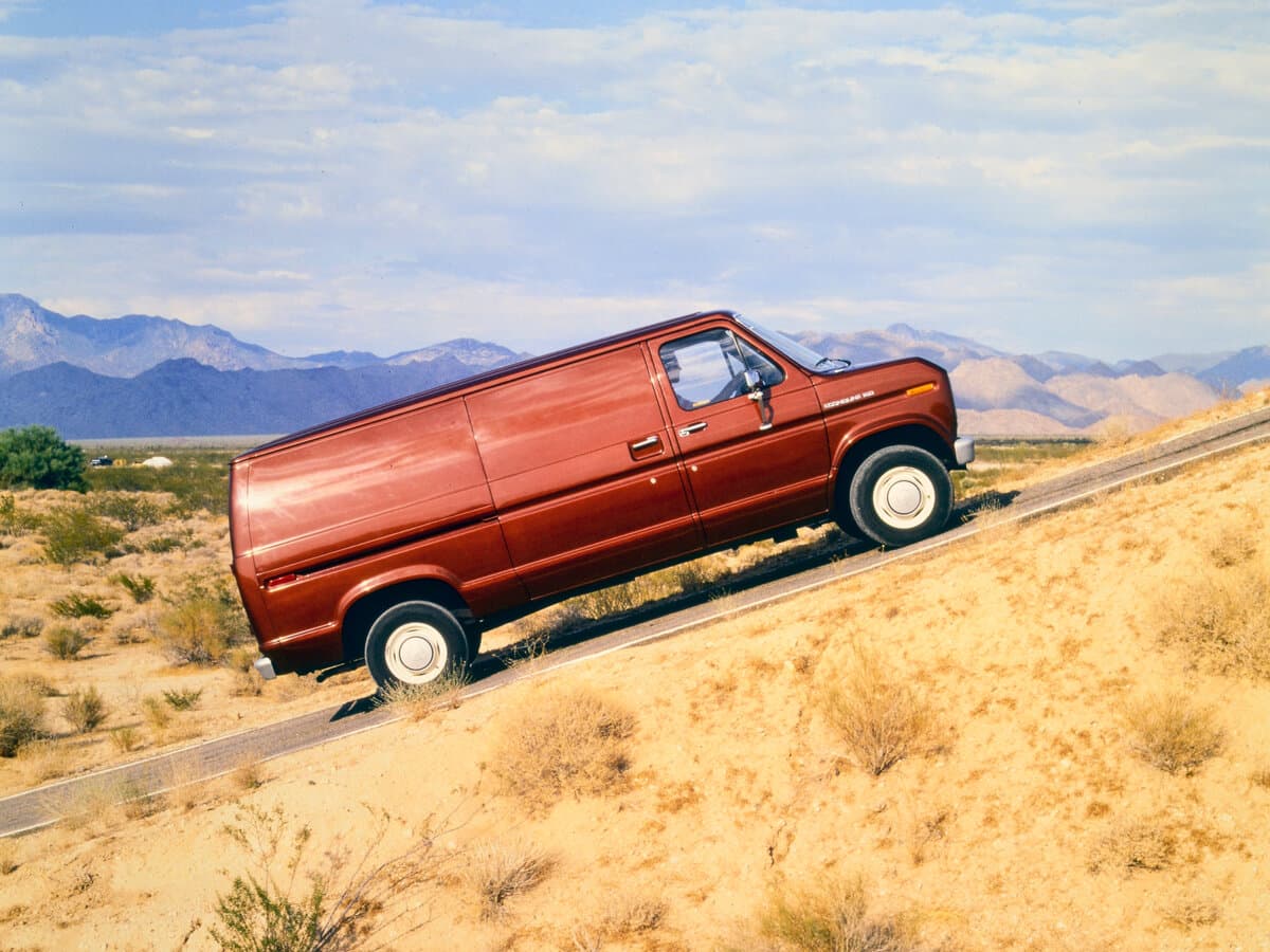 Ford Econoline III — Yandan