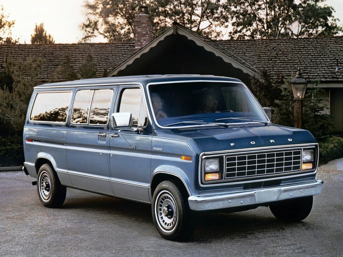 Ford Econoline III — Öndən
