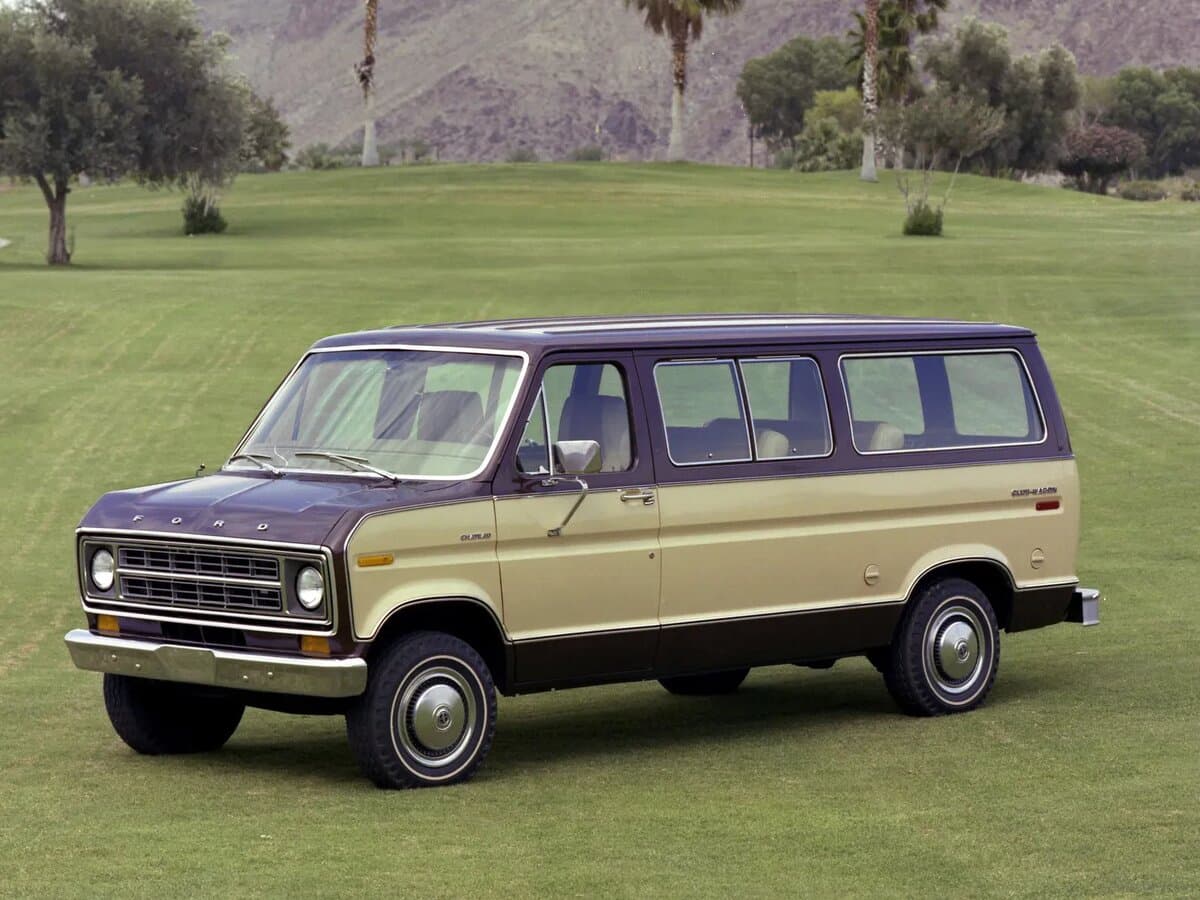 Ford Econoline III — Yandan