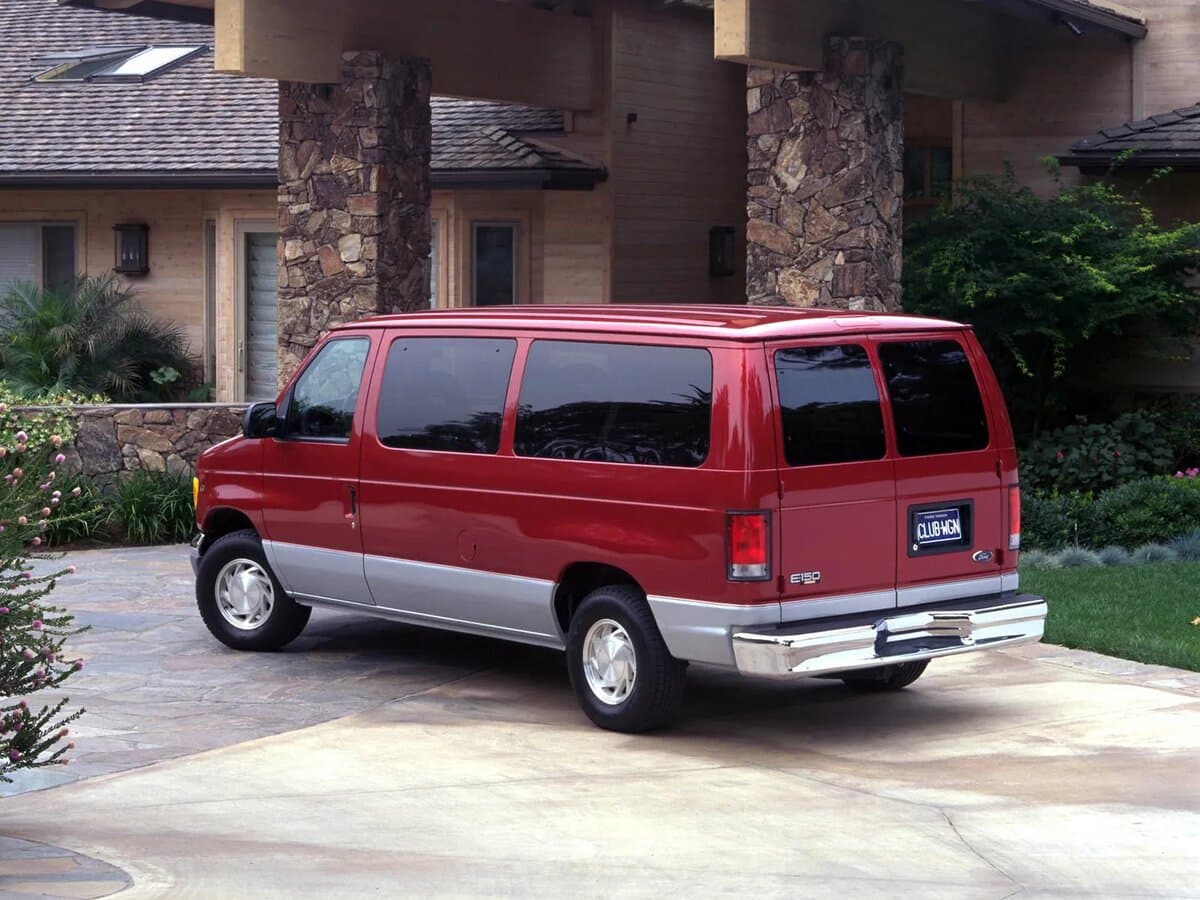 Ford Econoline IV — 3/4 arxadan