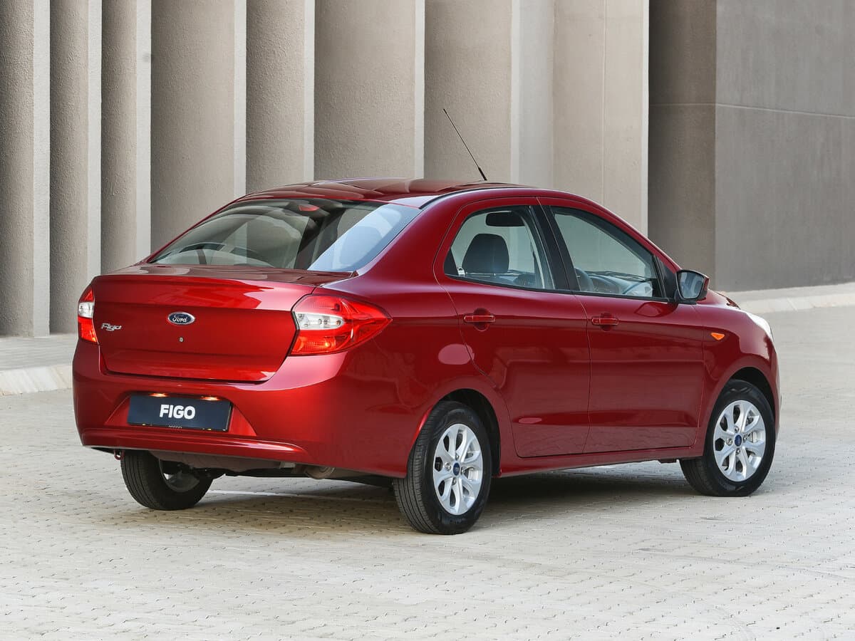 Ford Figo II — 3/4 arxadan