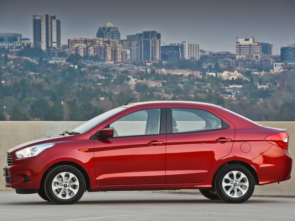 Ford Figo II — Yandan
