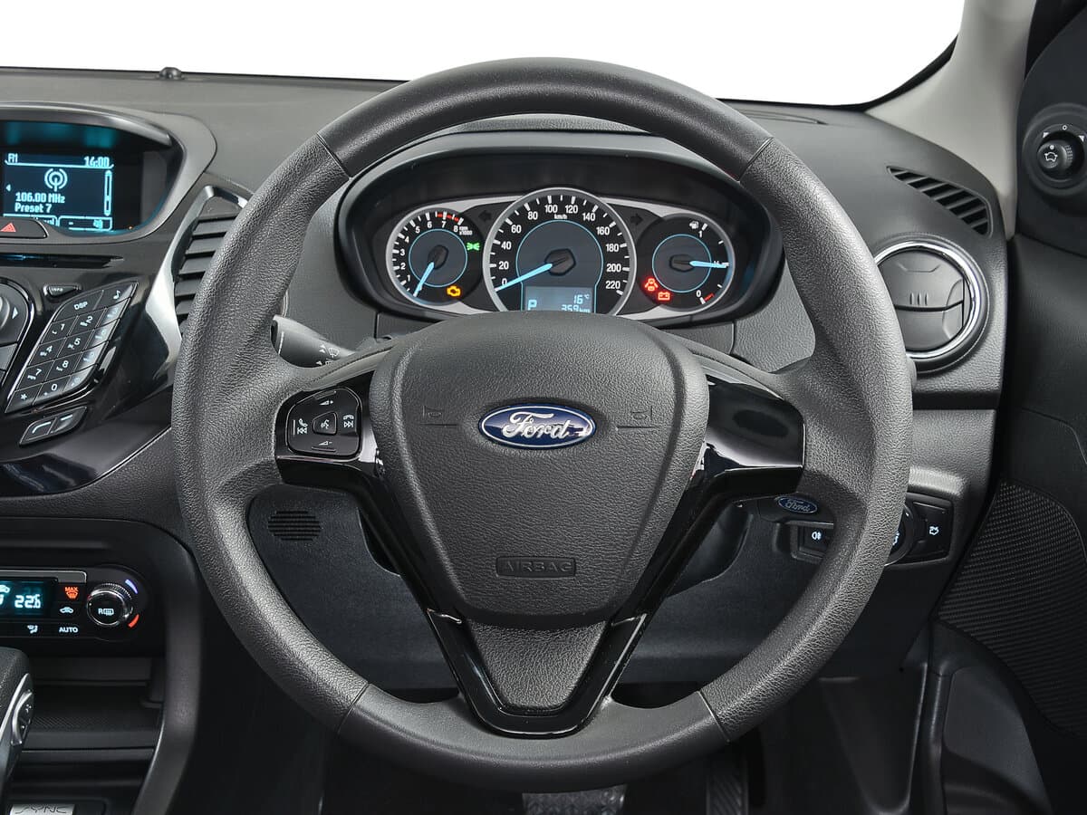Ford Figo II — Sükan