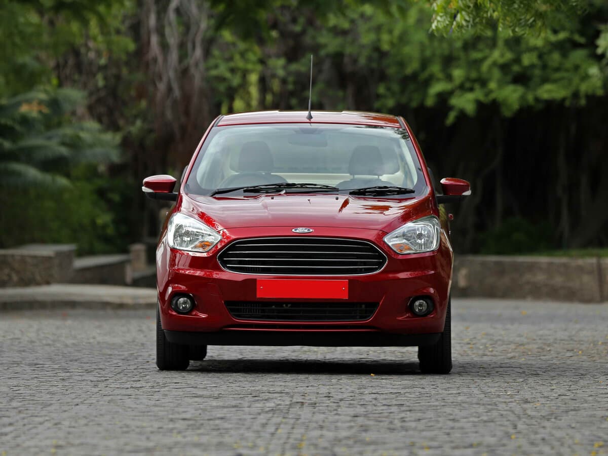 Ford Figo II — Öndən