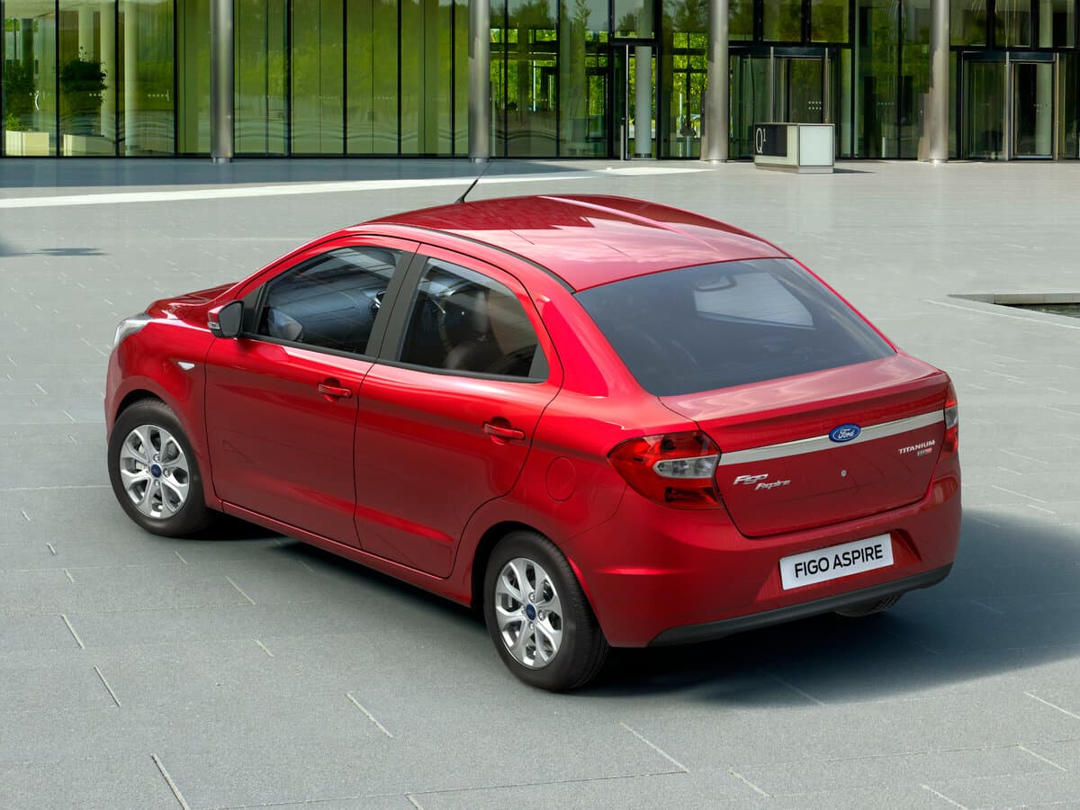 Ford Figo II — 3/4 arxadan