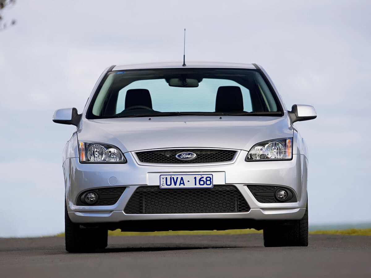 Ford Focus II — Öndən