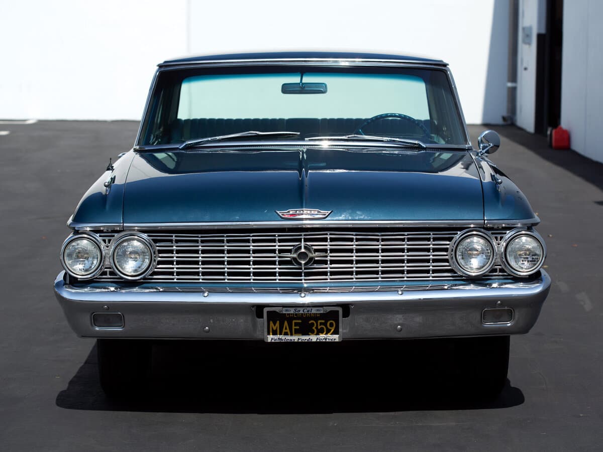 Ford Galaxie II — Öndən