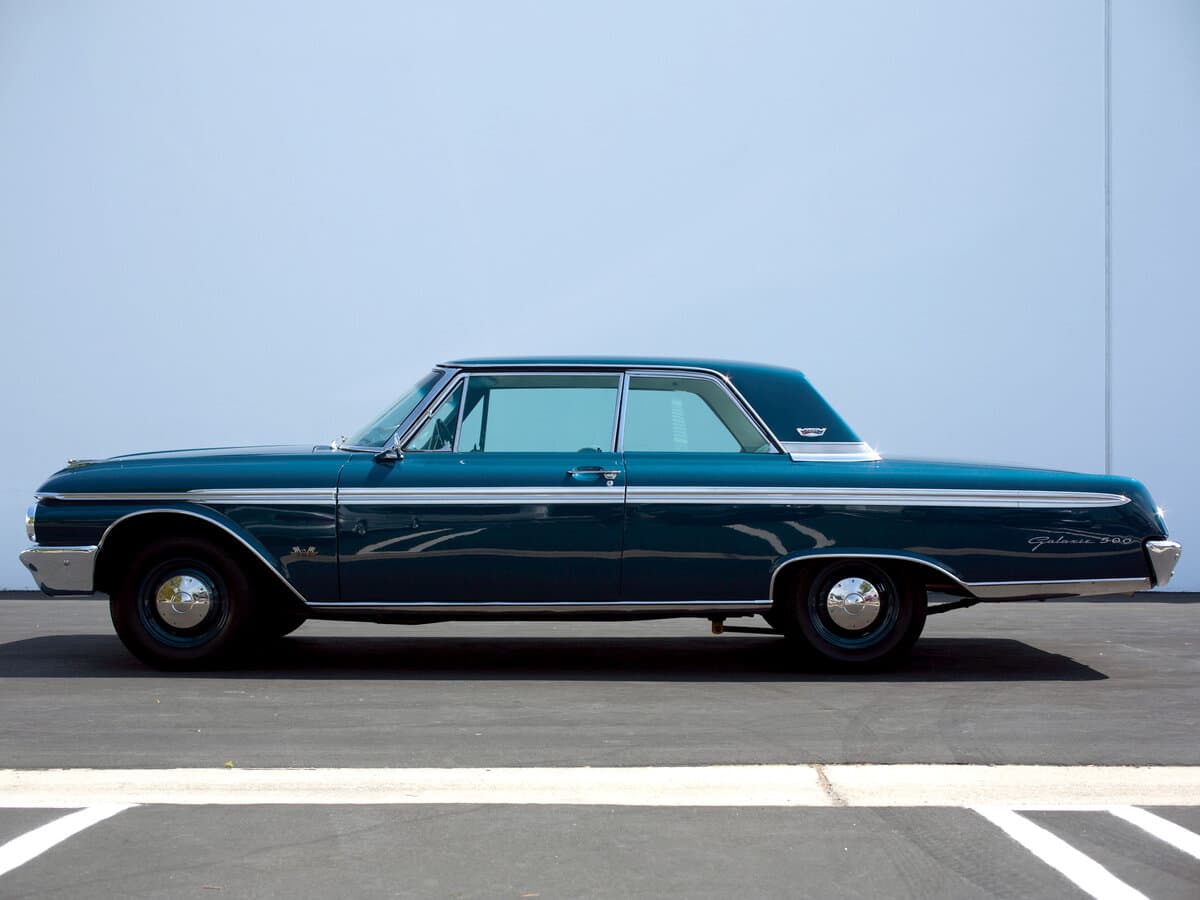 Ford Galaxie II — Yandan