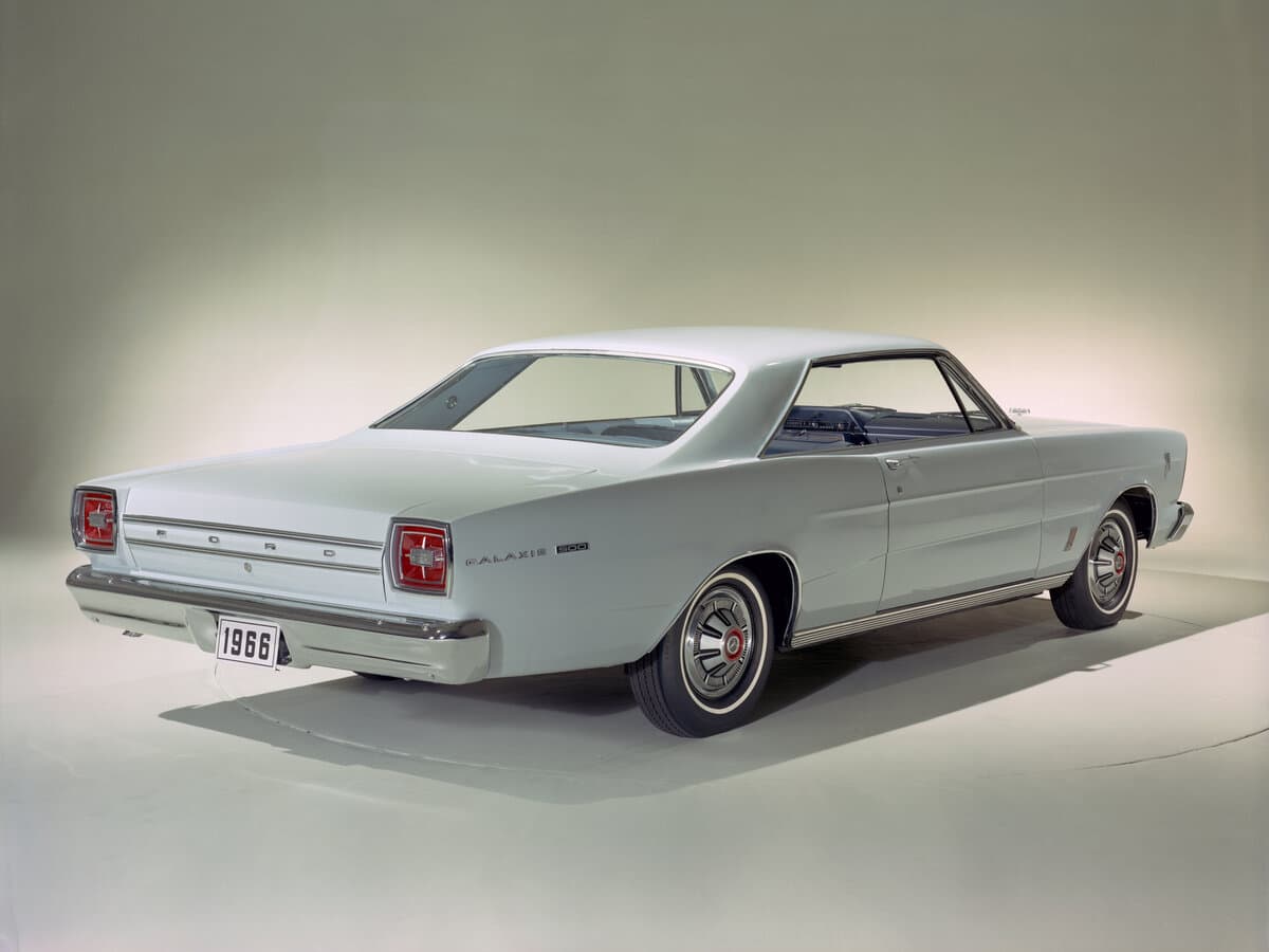 Ford Galaxie III — 3/4 arxadan