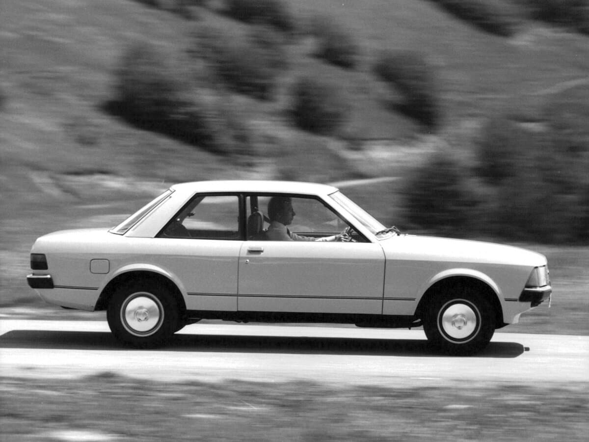 Ford Granada II — Yandan