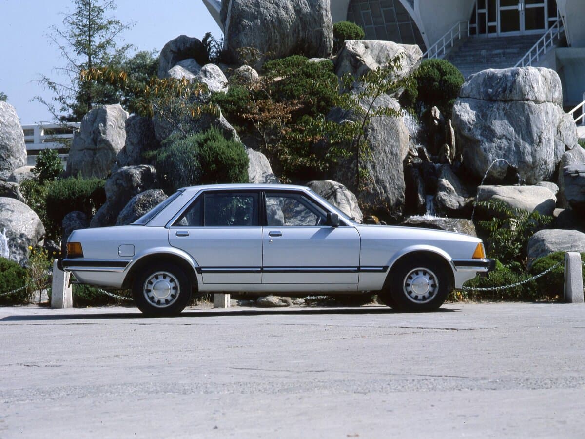 Ford Granada II — Yandan