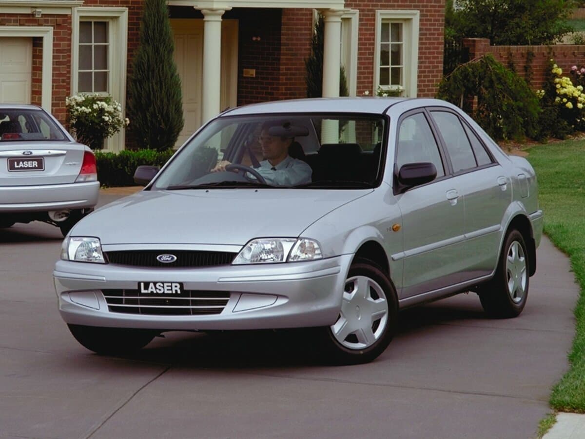 Ford Laser IV — Öndən