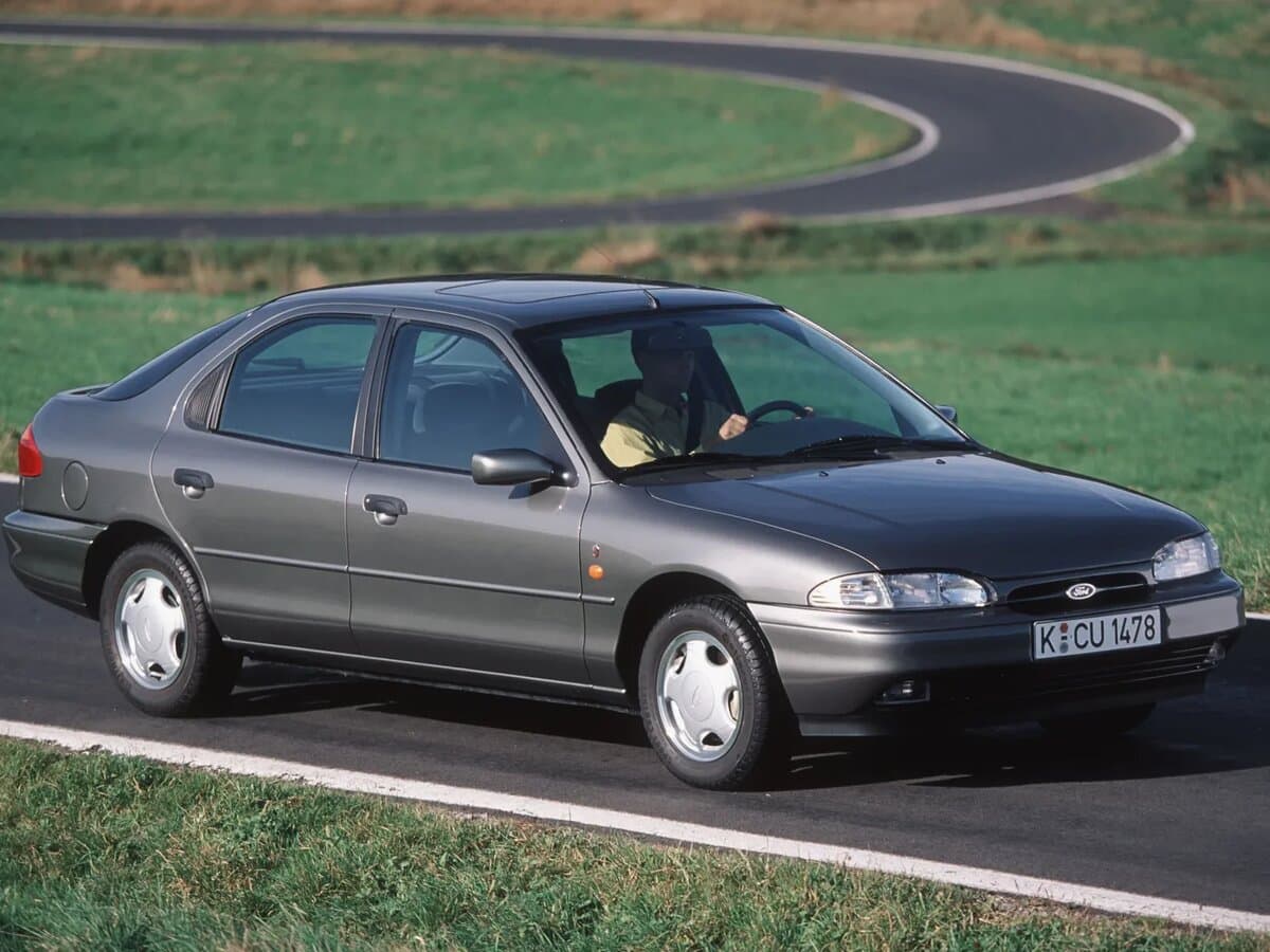 Ford Mondeo I — Yandan