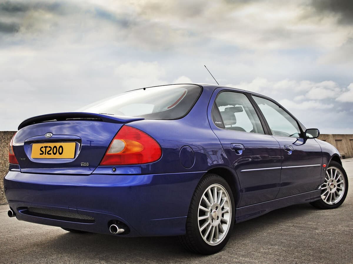 Ford Mondeo II — 3/4 arxadan