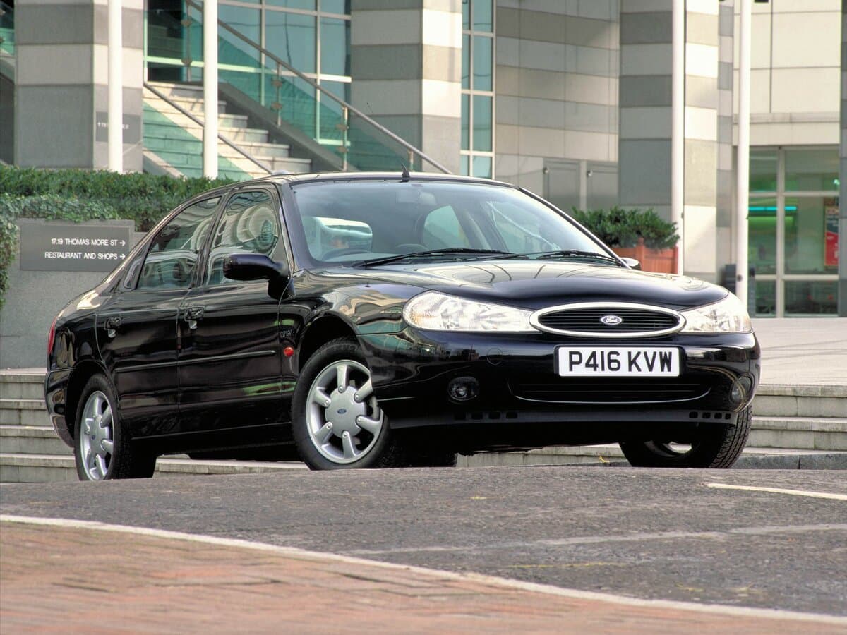 Ford Mondeo II — Öndən