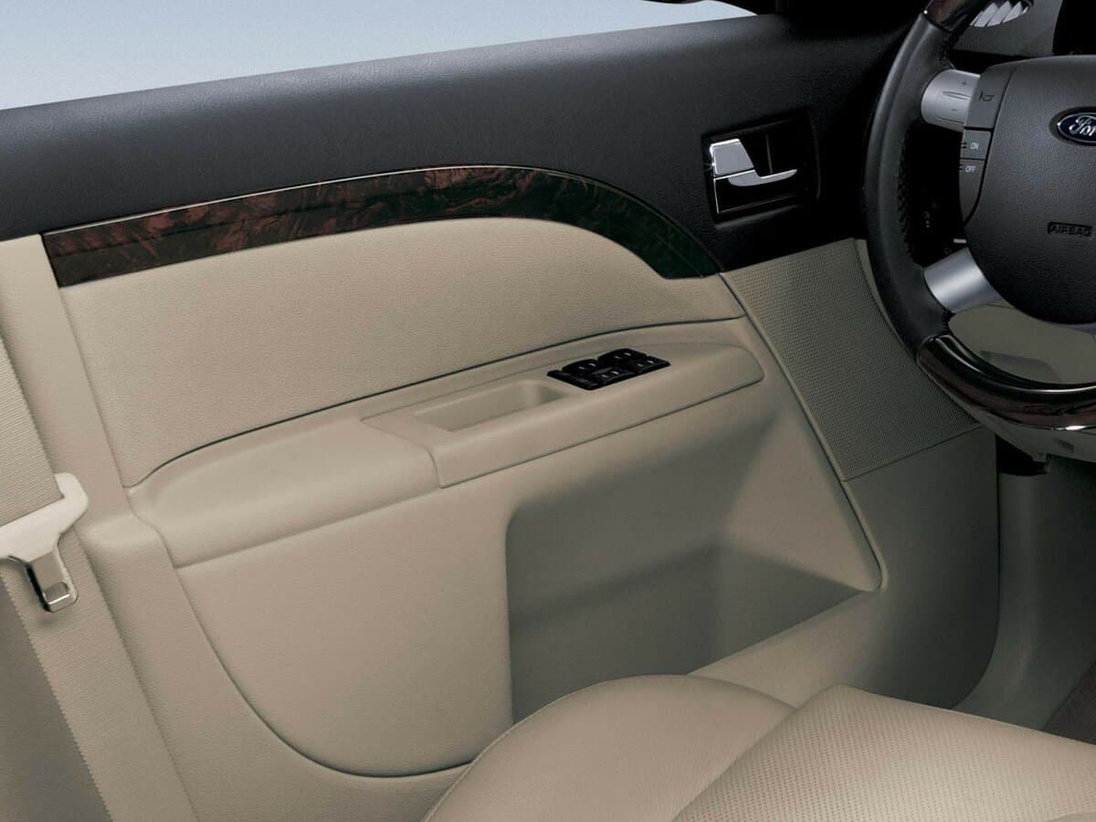 Ford Mondeo III — Qapı