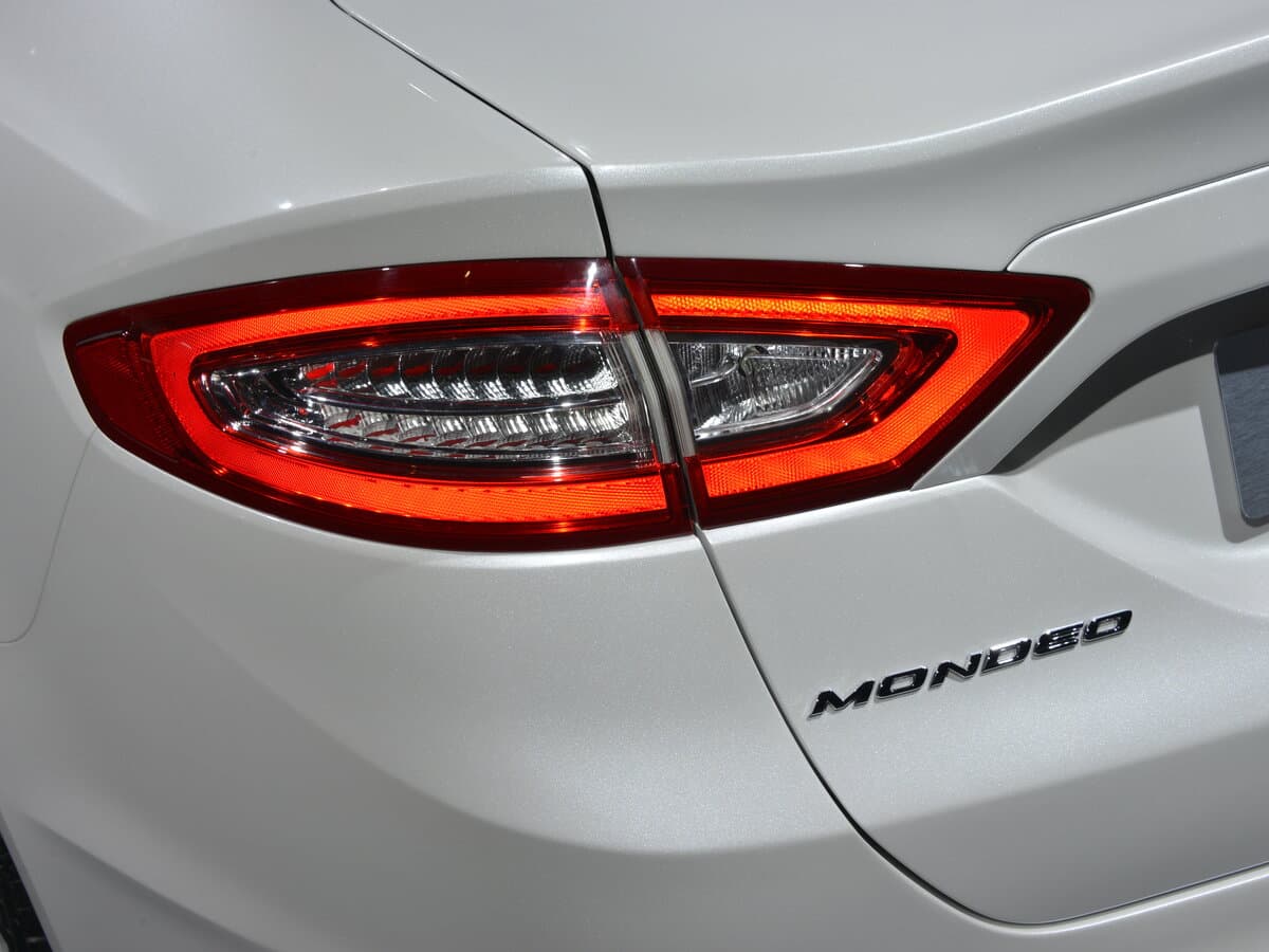 Ford Mondeo V — Detal