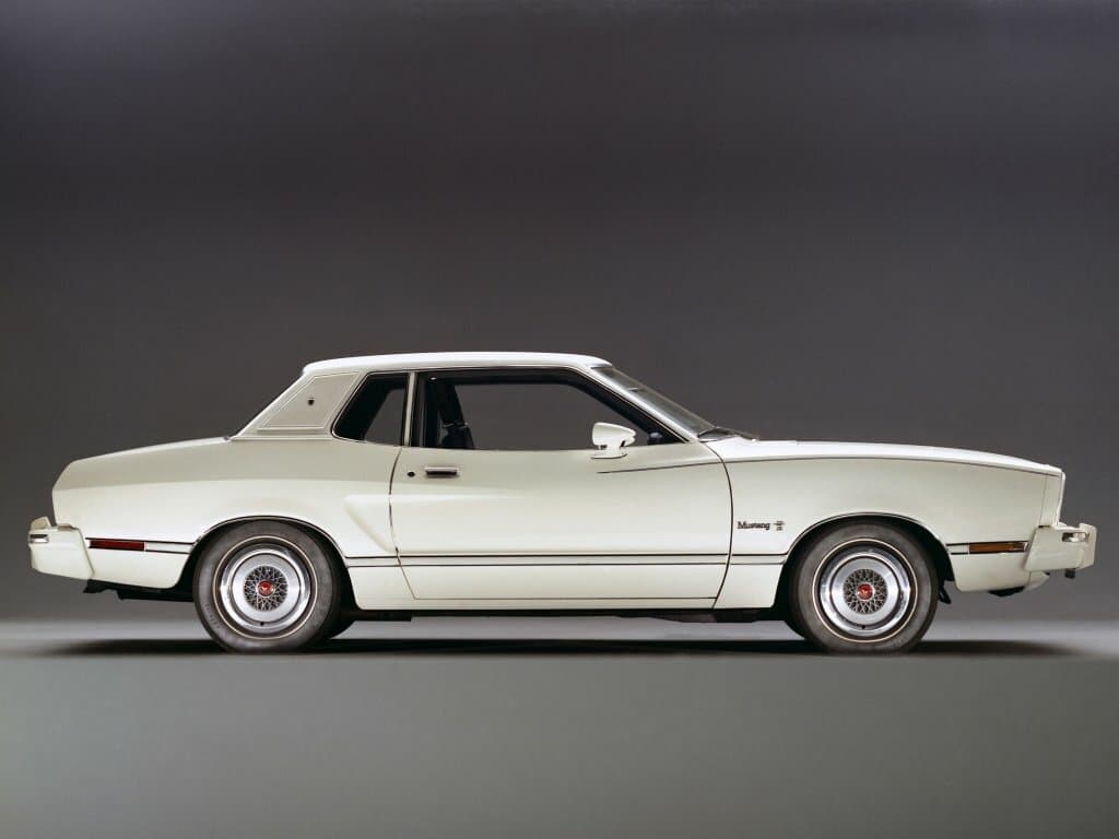Ford Mustang II — Yandan