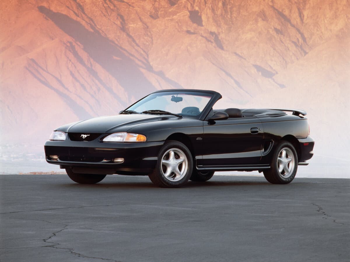 Ford Mustang IV — Əsas şəkil
