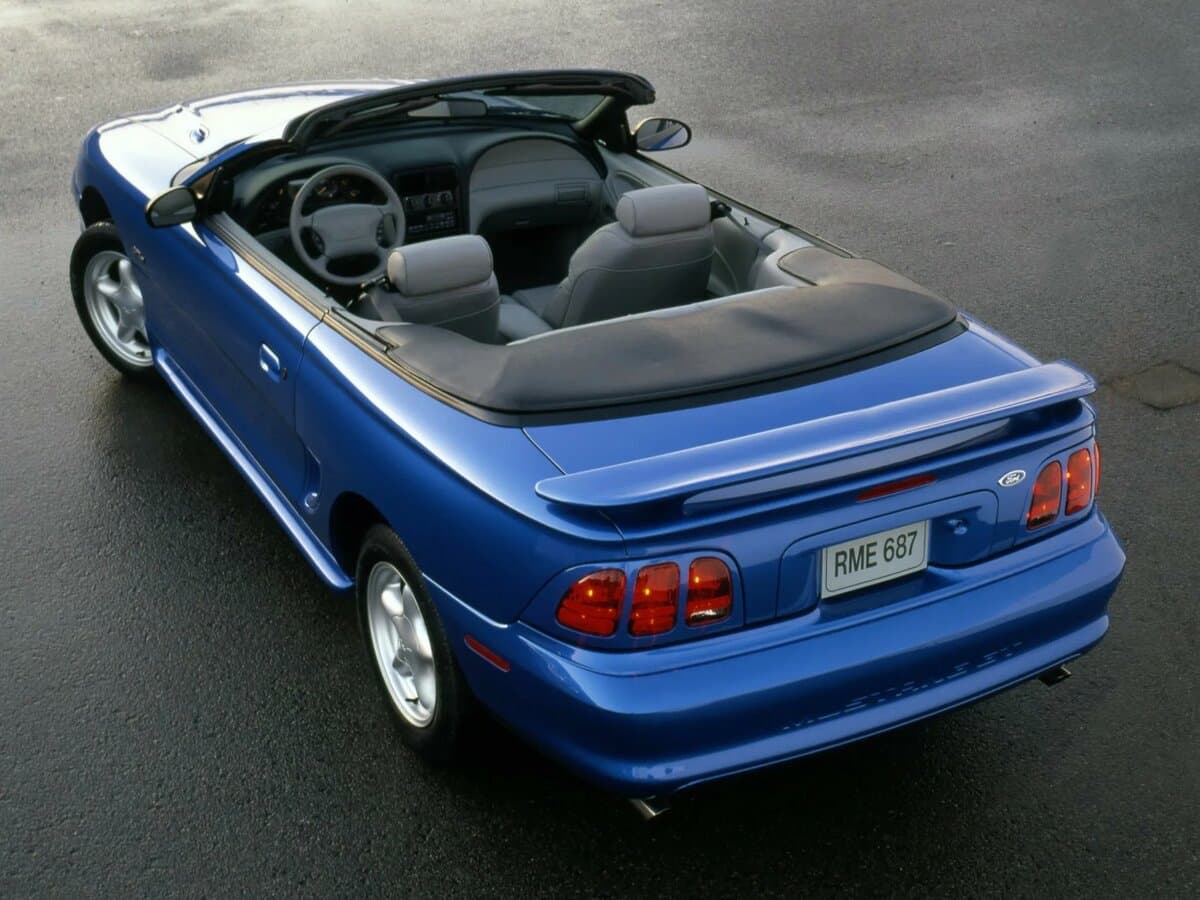 Ford Mustang IV — 3/4 arxadan