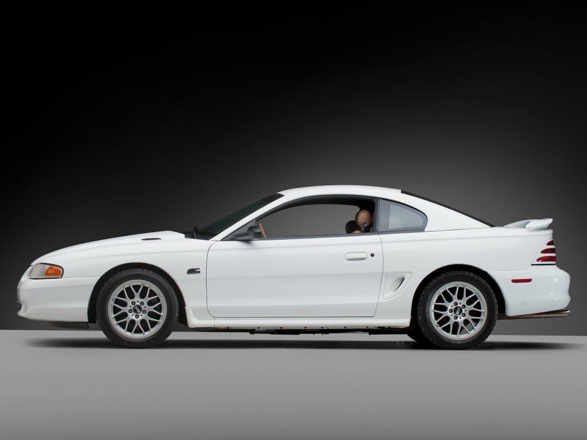 Ford Mustang IV — Yandan