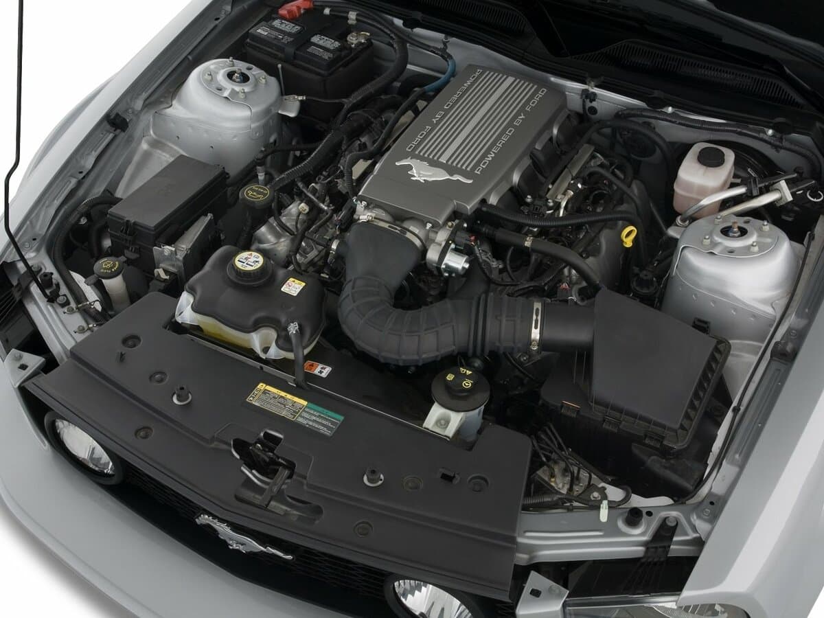 Ford Mustang V — Salon, arxadan