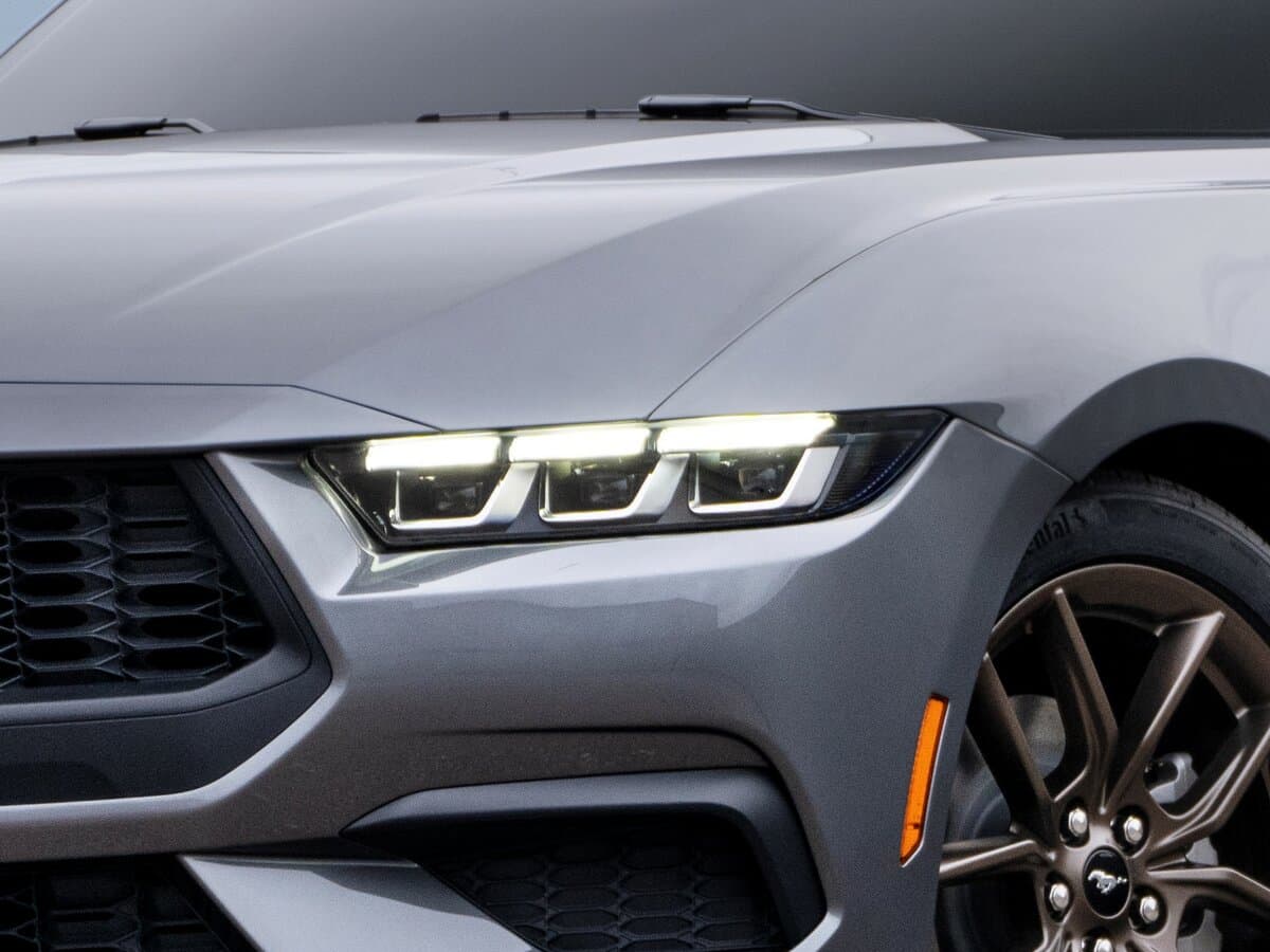 Ford Mustang VII — Fara