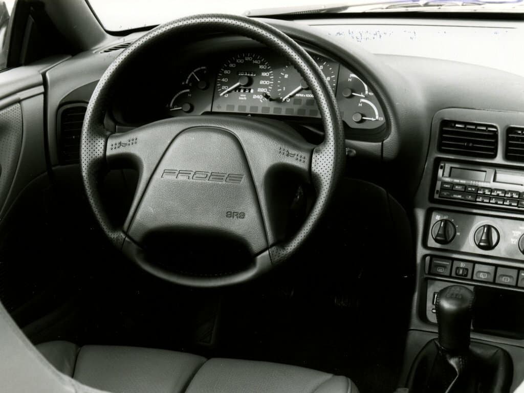 Ford Probe II — Sükan