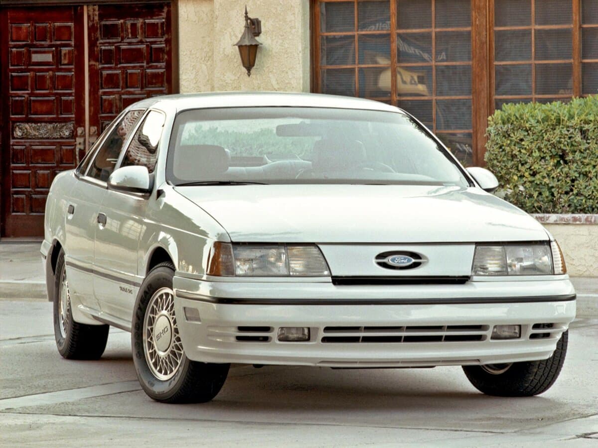 Ford Taurus I — Öndən
