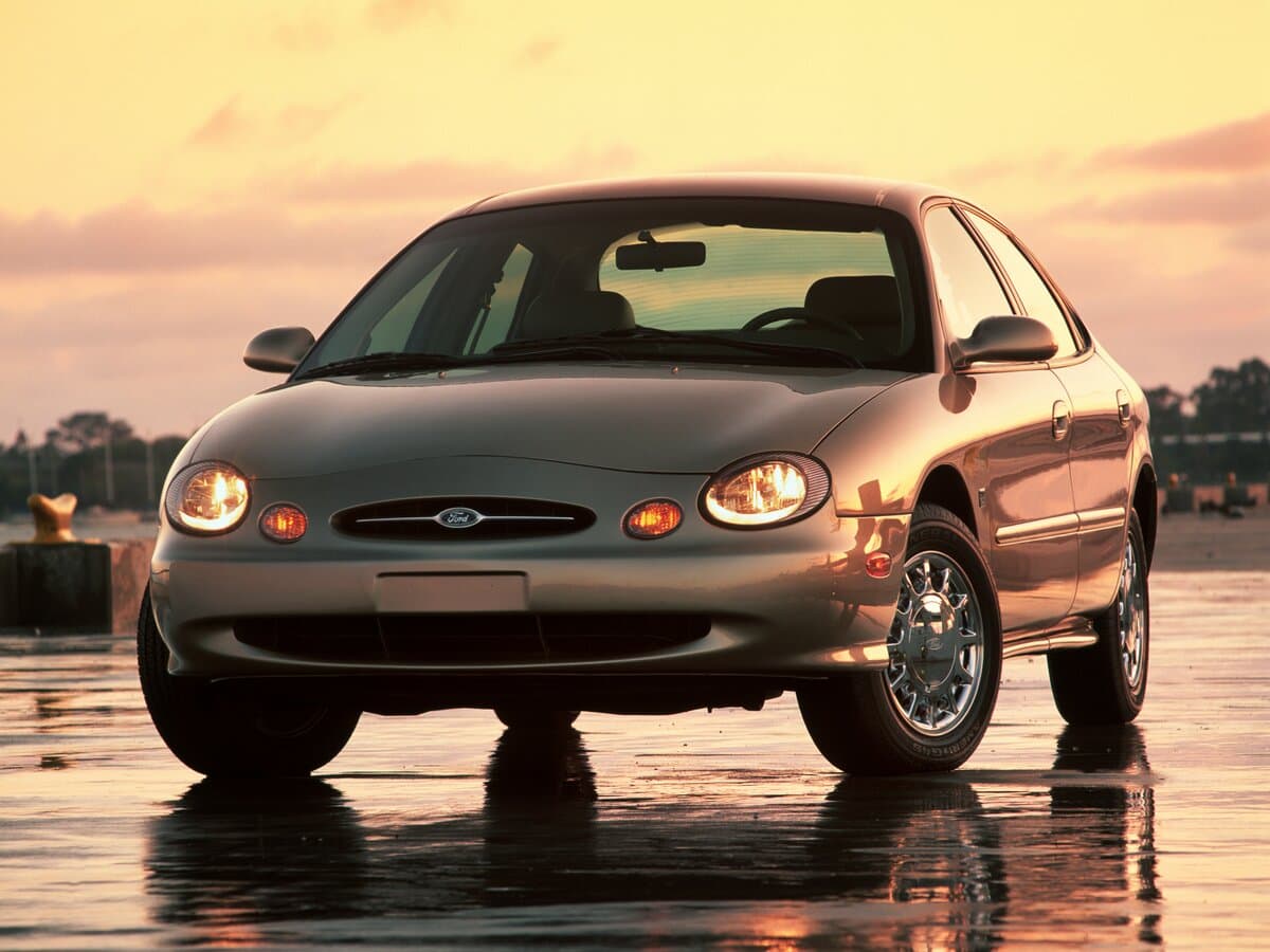 Ford Taurus III — Öndən