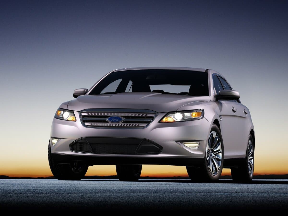 Ford Taurus VI — Öndən