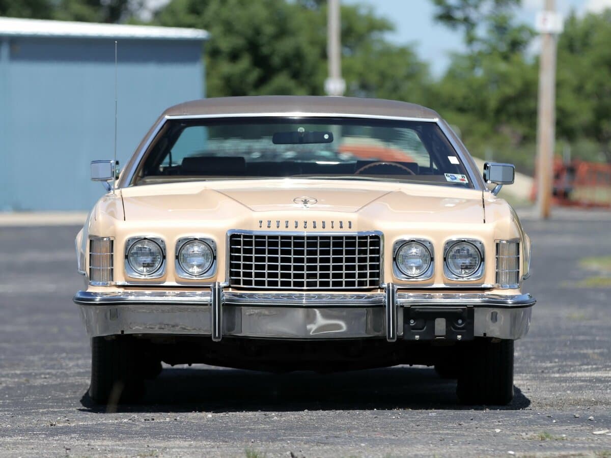 Ford Thunderbird VI — Öndən
