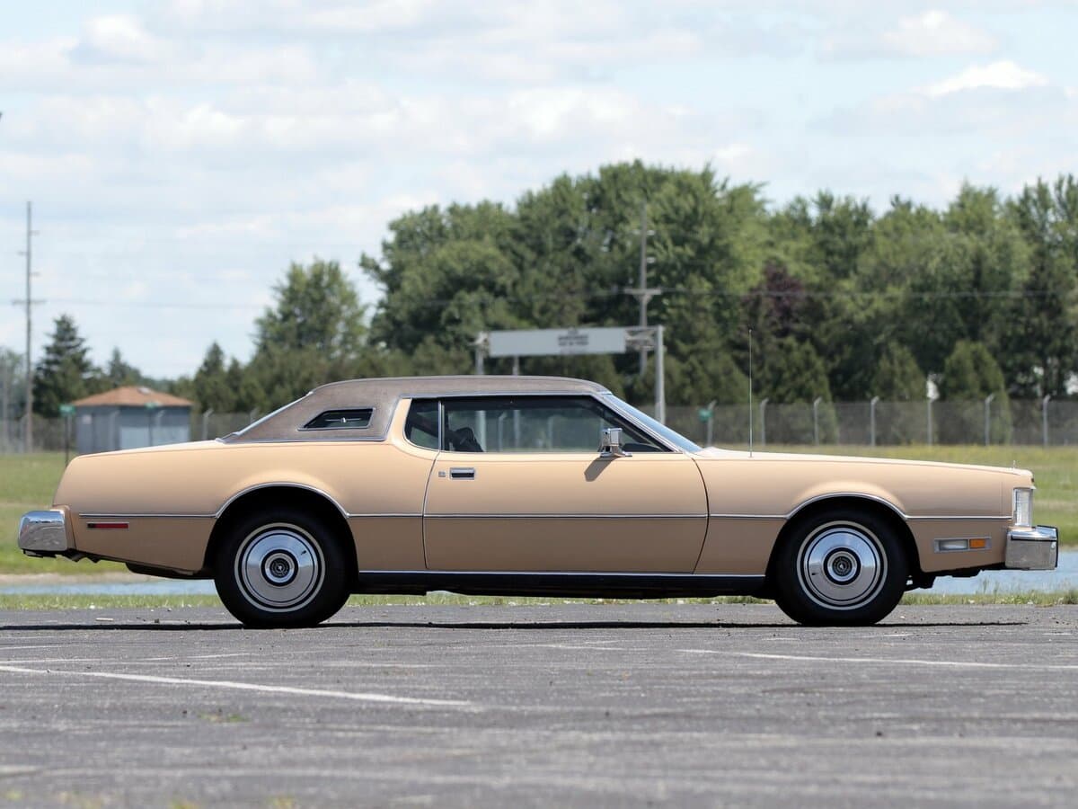 Ford Thunderbird VI — Yandan