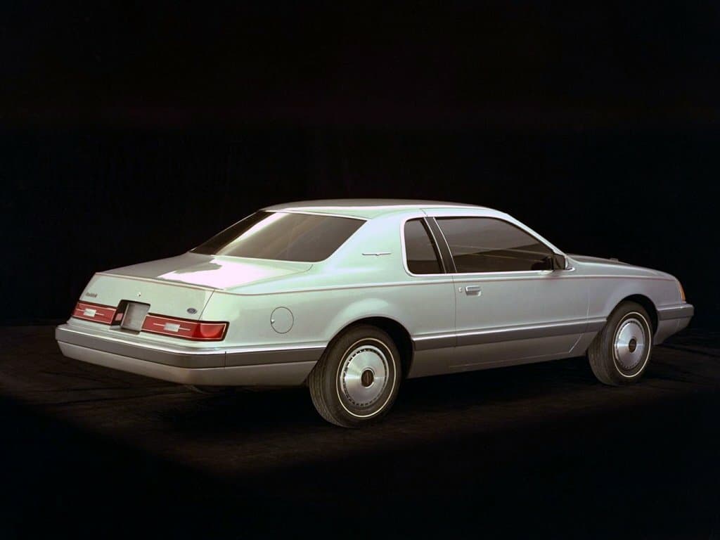 Ford Thunderbird IX (Aero Birds) — 3/4 arxadan