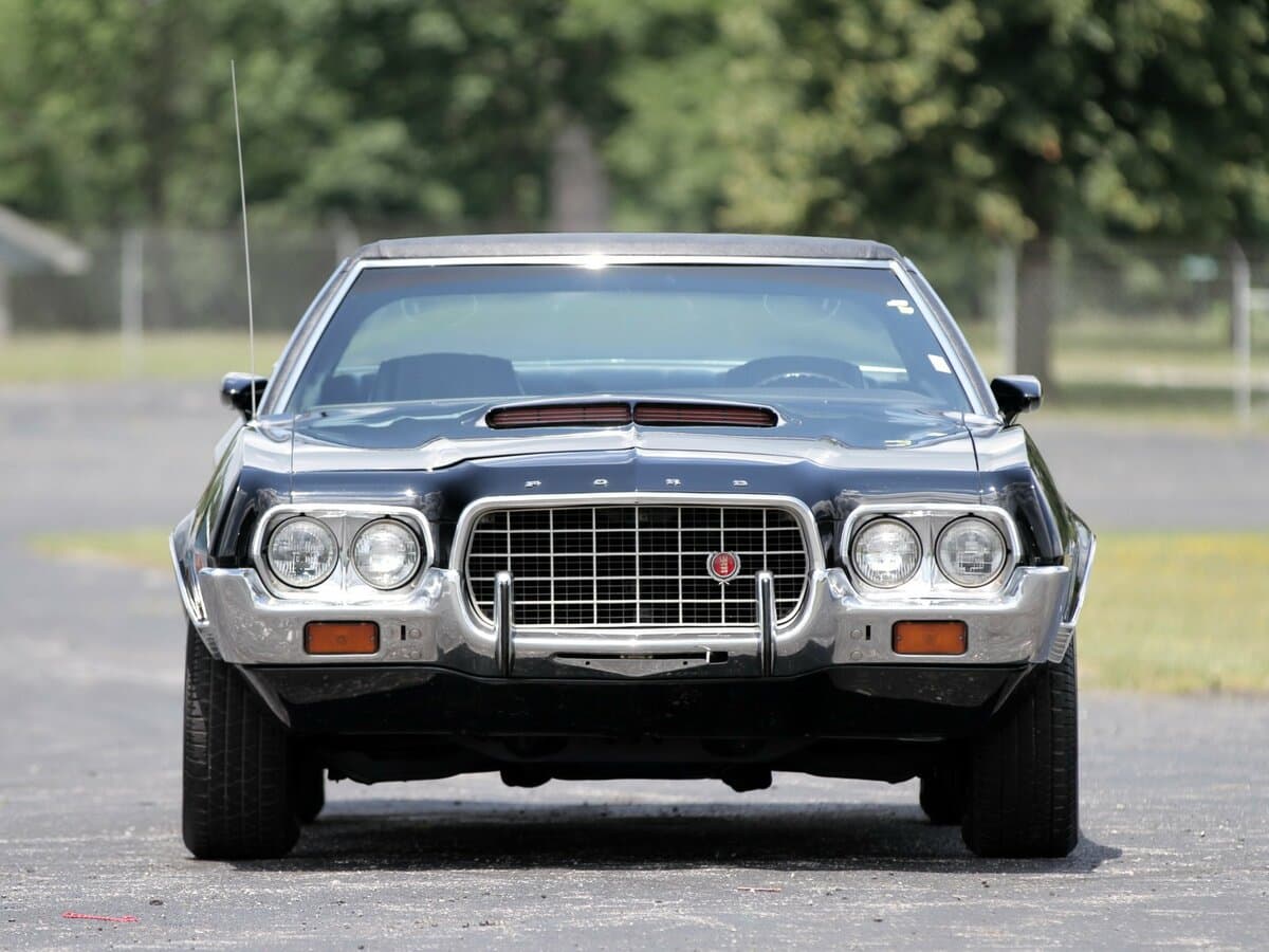 Ford Torino III — Öndən