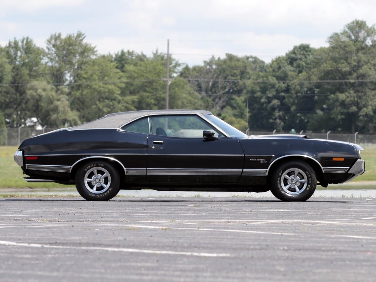 Ford Torino III — Yandan