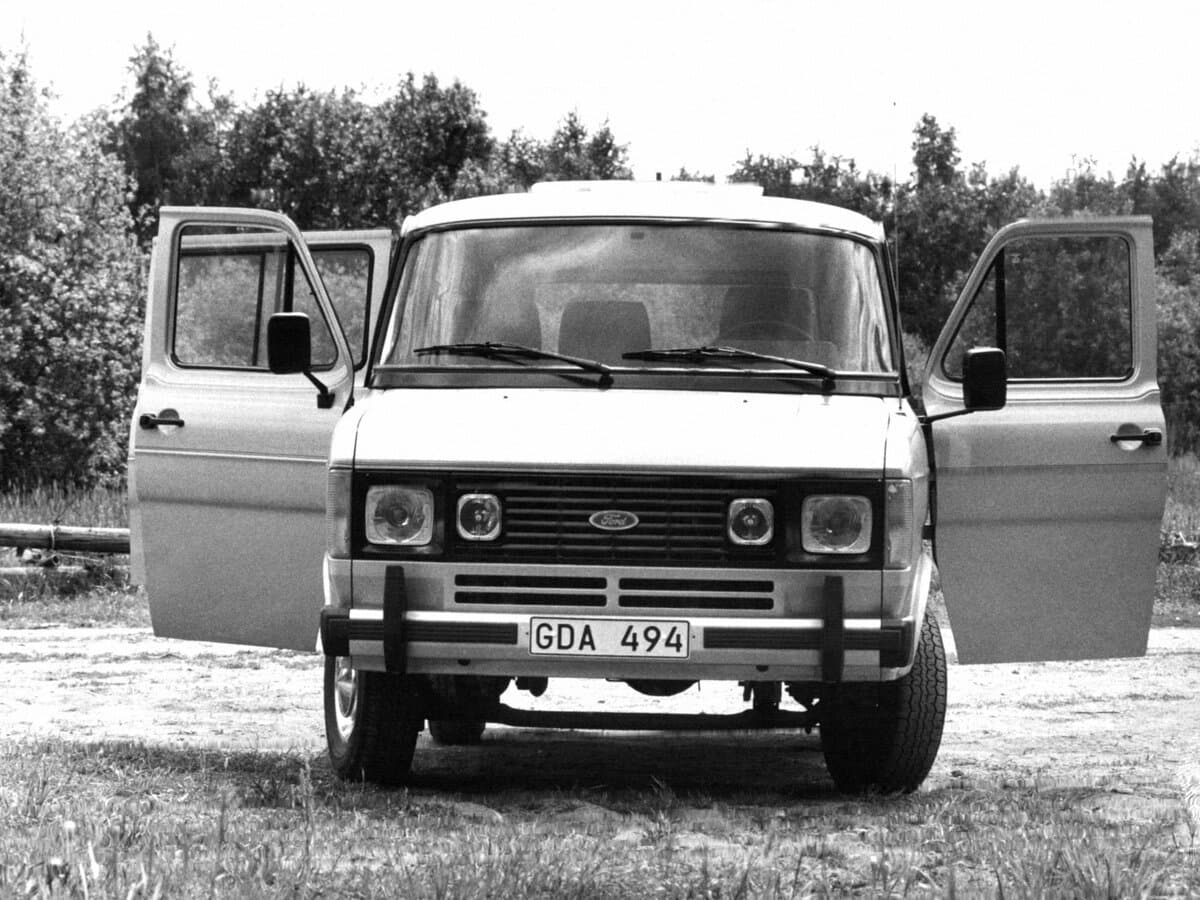 Ford Transit III — Öndən