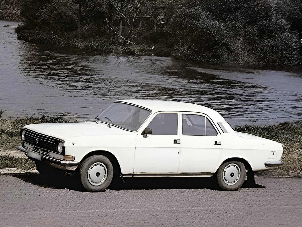 Qaz 24 «Volqa» II (2410) — Yandan