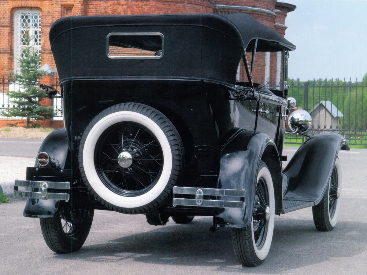 Qaz A 1932 – 1936 — Arxadan