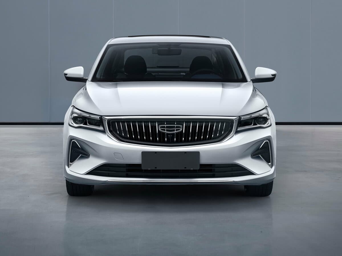 Geely Emgrand II — Öndən