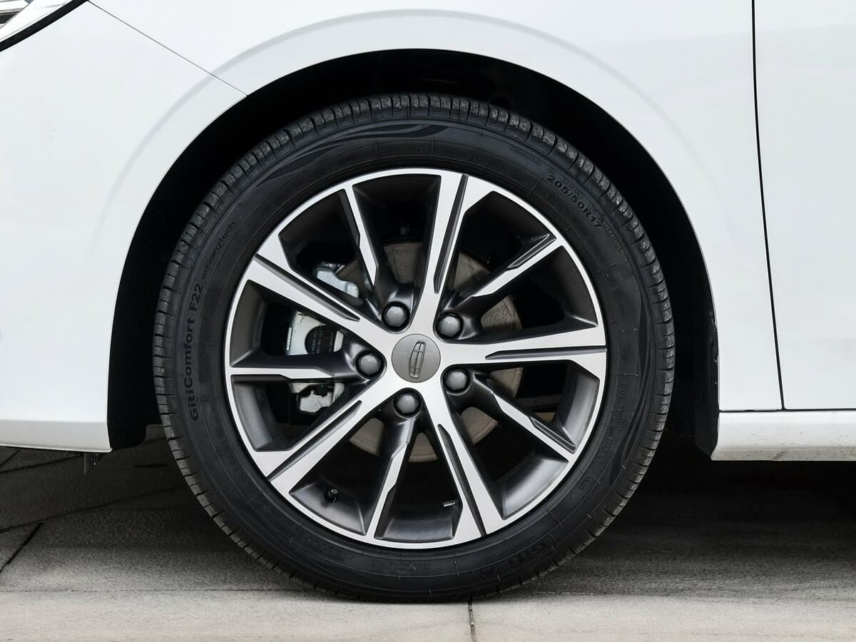 Geely Emgrand II — Təkər