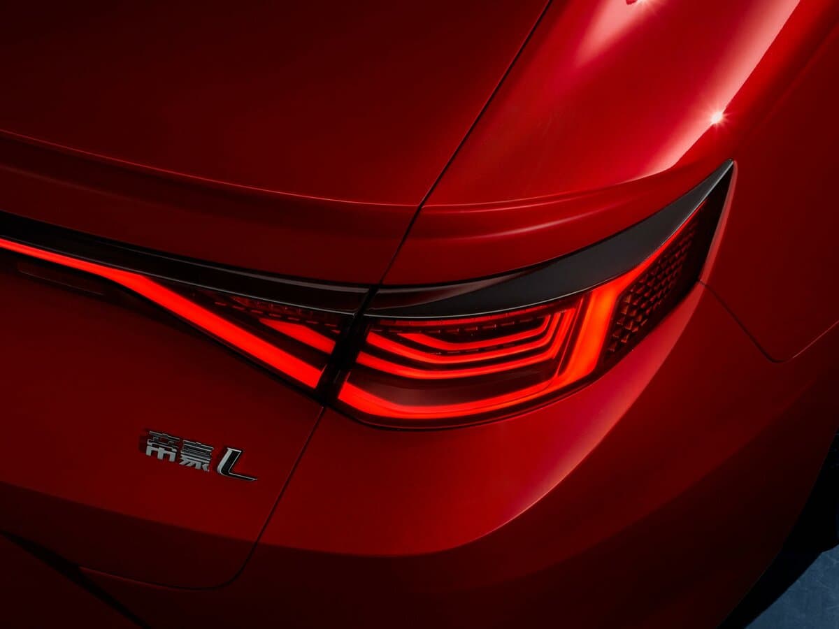 Geely Emgrand L I — Detal